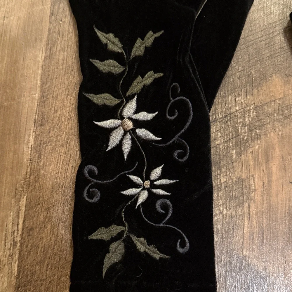 Lauer Velvet Elegant Black Floral Embroidered Dress Gloves OS - Picture 2 of 6